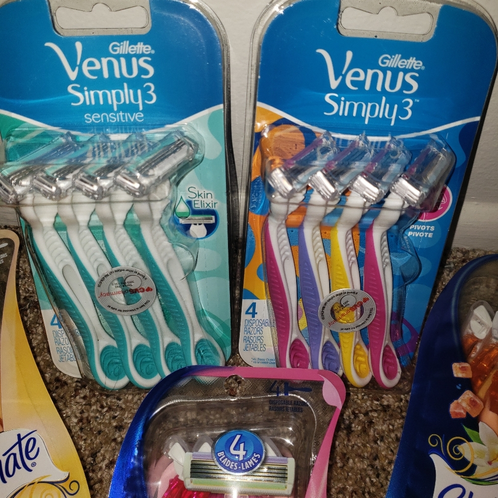 Ladies Razors - Picture 3 of 3